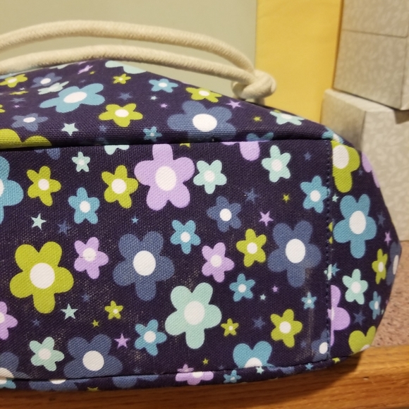 A great, fun, groovy flower bag - Picture 12 of 16